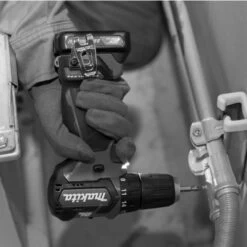 Perceuse-visseuse 12V Makita DF332DSAJ + 2 Batteries CXT Li-Ion 2 Ah + Chargeur + Coffret Makpac -Outils Soldes AFD 103378